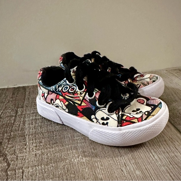 Disney Other - Disney Parks MICKEY MOUSE Comic Print Children Shoes 5/6